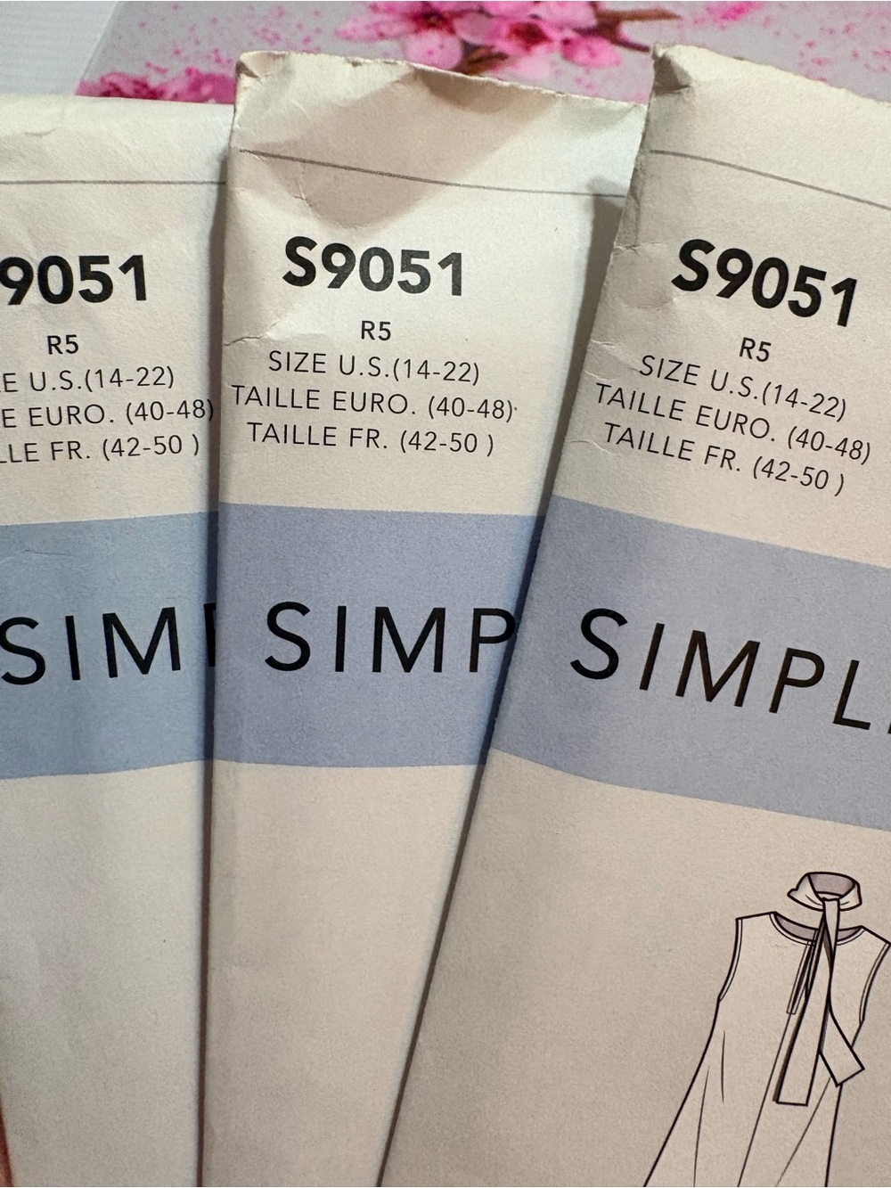 BN UNCUT SIMPLICITY 9051 R5 Plus sewing patterns - Picture 2 of 4